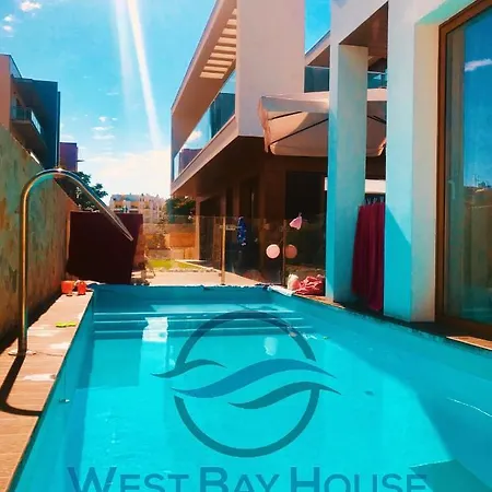 West Bay House 4*