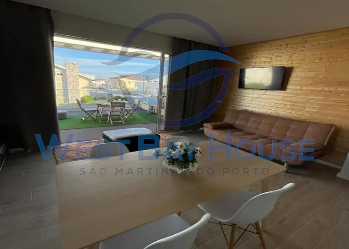 West Bay House Pensión 4*