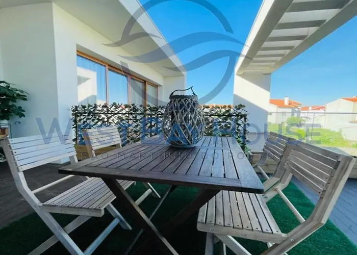 Pensión West Bay House 4*