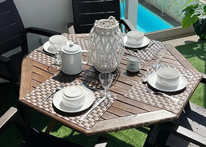 West Bay House 4*
