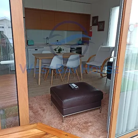 Πανσιόν West Bay House *