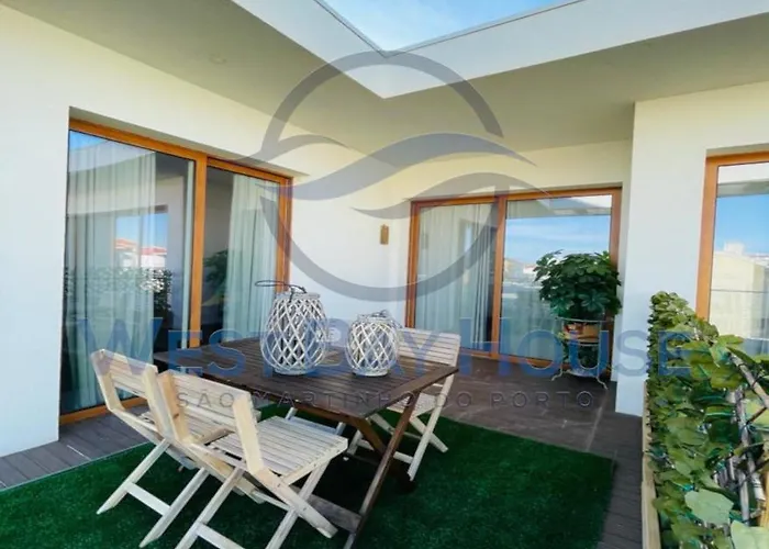 West Bay House Vendégház 4*